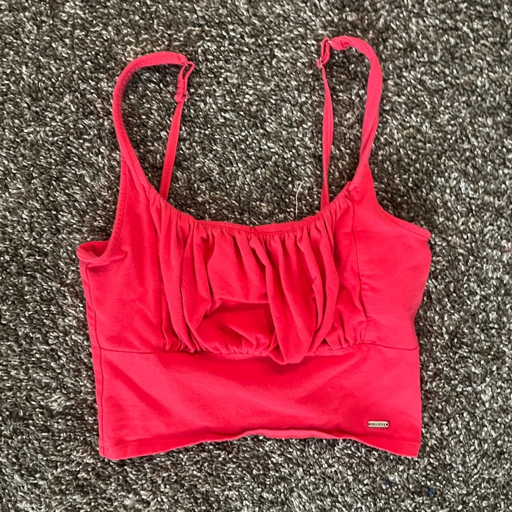 brand: Hollister, size: S, color: red